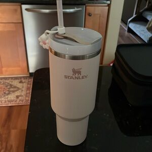 40 oz Stanley Stainless Steel H2.0 Flowstate Quencher